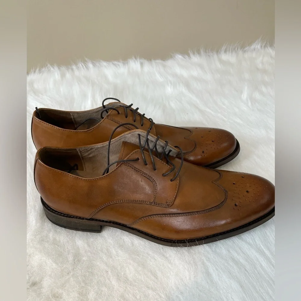 New Banana Republic Brown Leather Men's wingtip  Dress Shoes 10